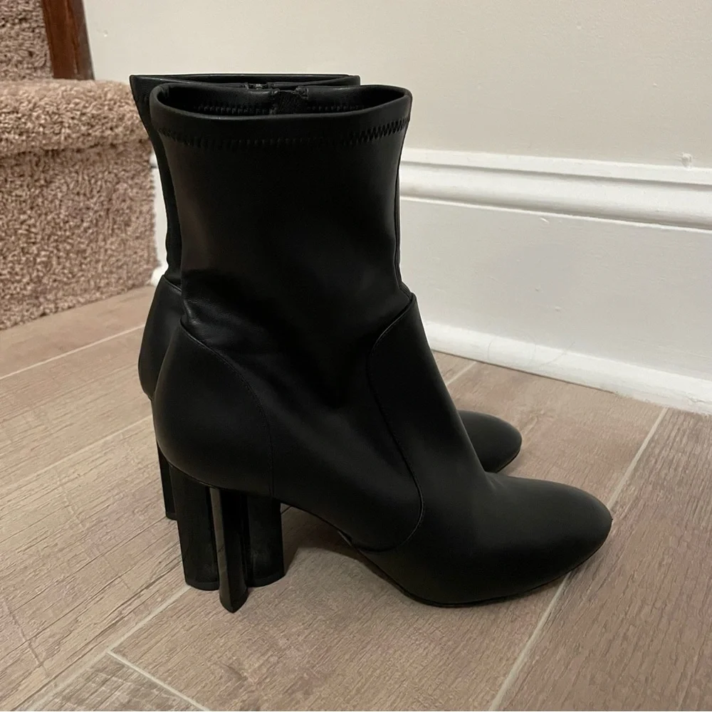 LOUIS VUITTON Uniformes Silhouette Fleur Black Ankle Boots 38 Black